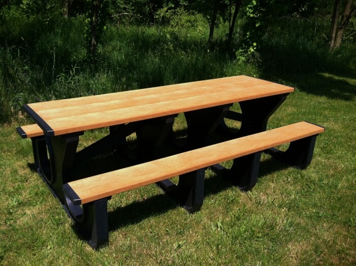 8’ Walk Thru Table